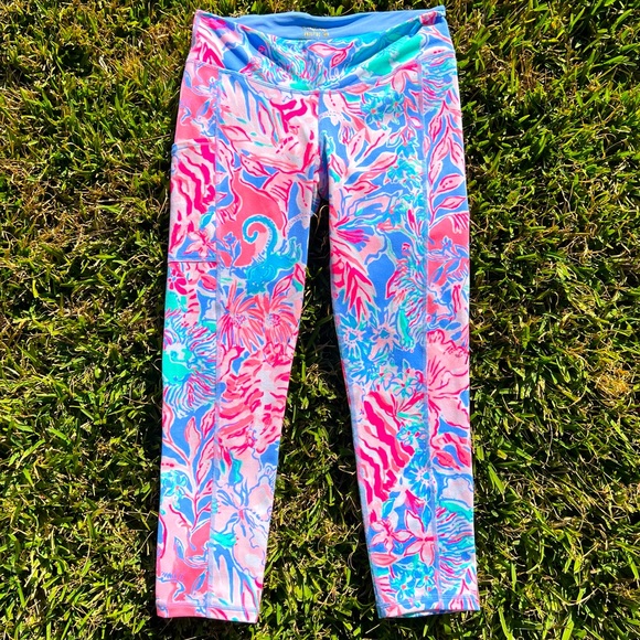Lilly Pulitzer Pants - Lilly Pulitzer Luxletic 24” mid-rise weekender leggings